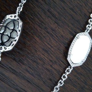 KENDRA SCOTT necklace, white and silver